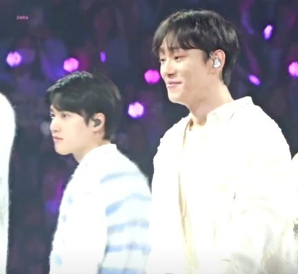 m_a_h_s_a_98's tweet photo. دوباره ری اکشن جفتشونو ببینین😭😂😭😂
 این دفه تو یک قاب
@weareoneEXO #jongdae #KYUNGSOO https://t.co/4nH8Ez1hd4