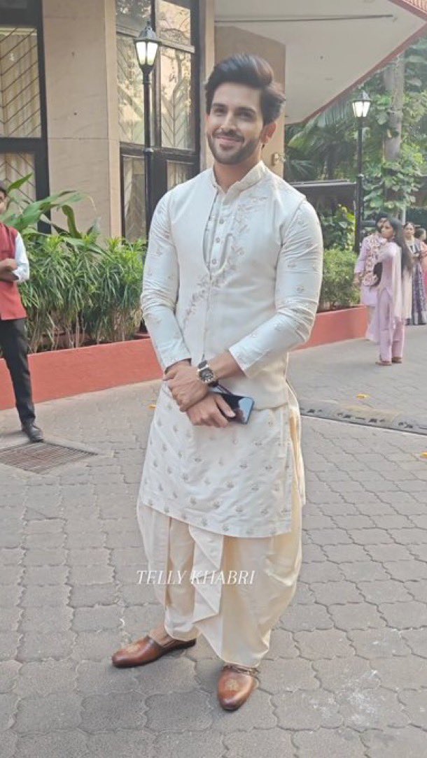 sihayikalam's tweet photo. Ahh he looks like a fine walking man! 🌶️🔥 
Cutie kiddo, who can’t stand at a place spotted 😭 
After black, white is his Color too ❤️ 
#ShehzadaDhami https://t.co/LVk2s3kA3y
