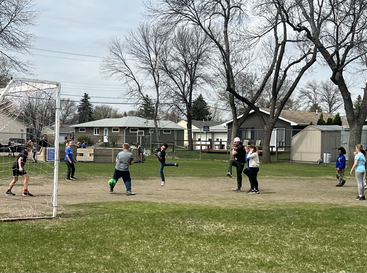 AberdeenOMT's tweet photo. We don't know who has more fun at recess when Mr. Ahlberg has duty - him or the kids!?!? #asdomt #aberdeenpublicschools https://t.co/TBkviTnFRM