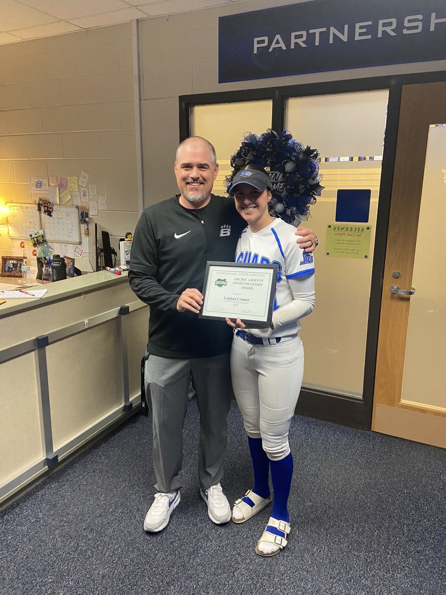 Congratulations to @loghancromer for winning the Archie Griffin Sportsmanship Award for the 2023-2024 School Year. @HBHSathletics