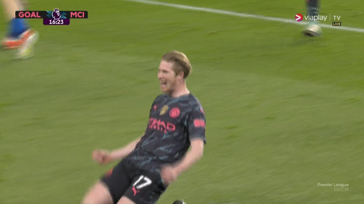 1-0 Manchester City. KEVIN DE BRUYNE OPENS THE SCORE !!!!!!!!!!! WHAT A HEADER BY THE BEST MIDFIELDER IN THE PREMIER LEAGUE !!!!!!!!!!!