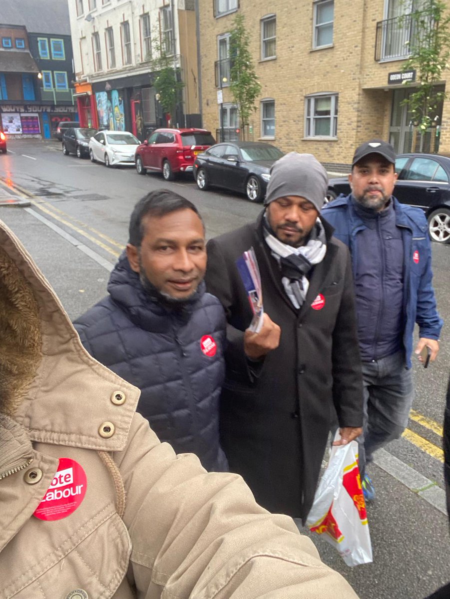 Attened a #Labour #Doorstep campaign session in Spitafields and Bangla Town ward with ward officers, members and secretary @shadchowdhury2 for @SadiqKhan, @unmeshdesai and @LondonLabour. Had some very positive responses from the residents.