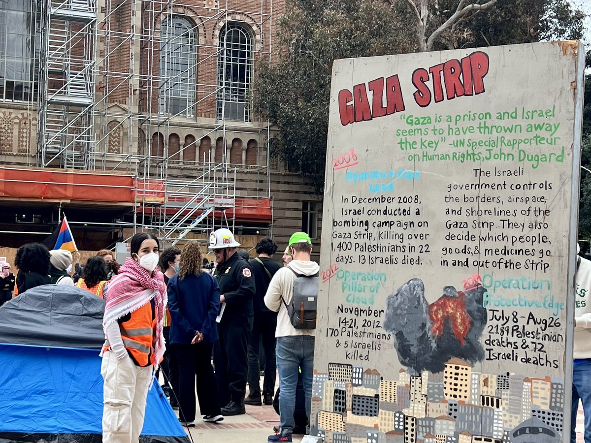 UPDATE: The #UCLA Fire Marshall just met with protesting students to ensure safe conditions are maintained inside the “Palestine Solidarity Encampment”. Peaceful for now. Campus Police keeping tabs but not near the zone. #protests @NewsNation