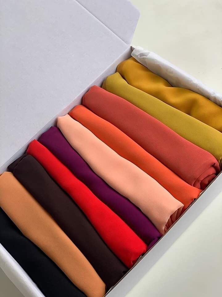 It not too early to shop for Eid-ul-Adha 

Short sleeve Jalaab 15,000 naira
Premium Chiffon Veil 2500 naira

LOCATIONS: Lagos and Abeokuta 
DELIVERY: Nationwide