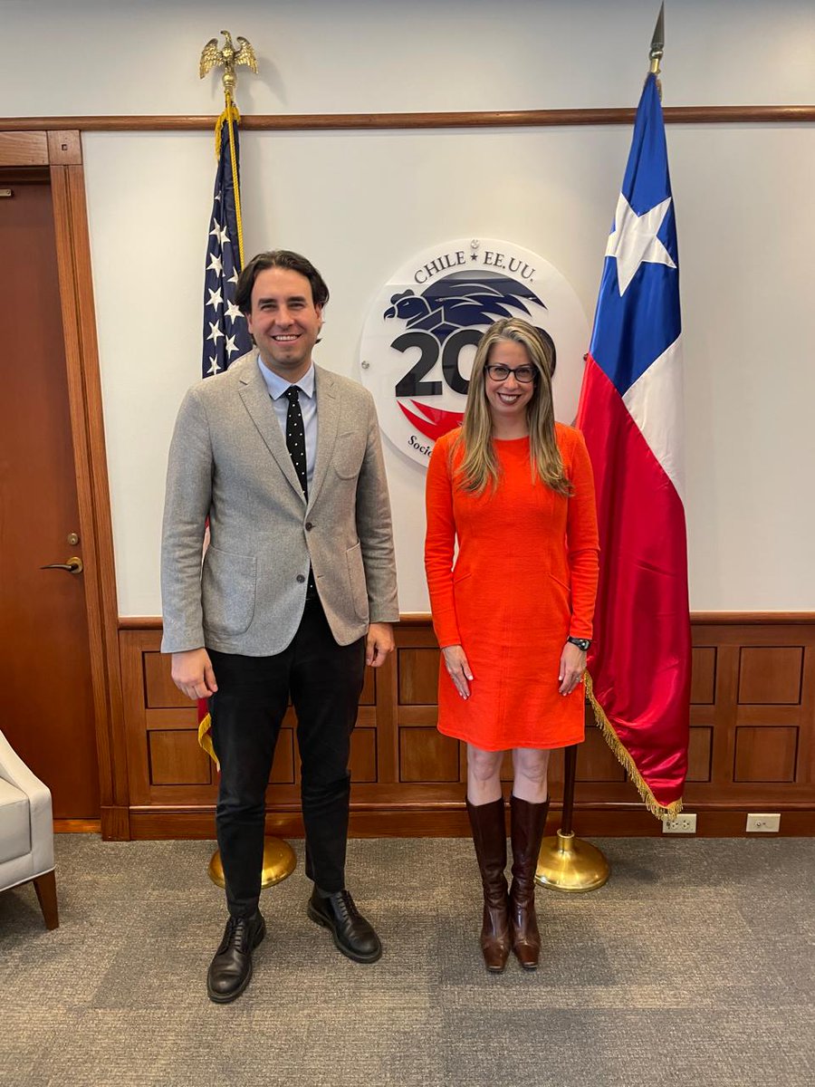 Productiva reunión con el nuevo presidente de la Comisión de Relaciones Exteriores @vladomirosevic para conversar sobre las muchas y sólidas áreas de cooperación entre Estados Unidos y Chile. ¡Avanzamos!