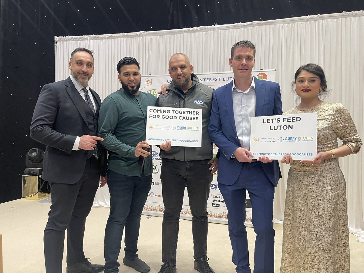 CILuton's tweet photo. And we have our FIRST 5 HALF MARATHON runners for @love_luton  RunFest 

Thank you for supporting the Curry Kitchen and joining the team 

@alia_khann1 
@AttiqMalik001 
@aegis_support 
@SekandaNasar 
@Kiwiadam14 

#LetsFeedLuton https://t.co/pxSk2d3mC0