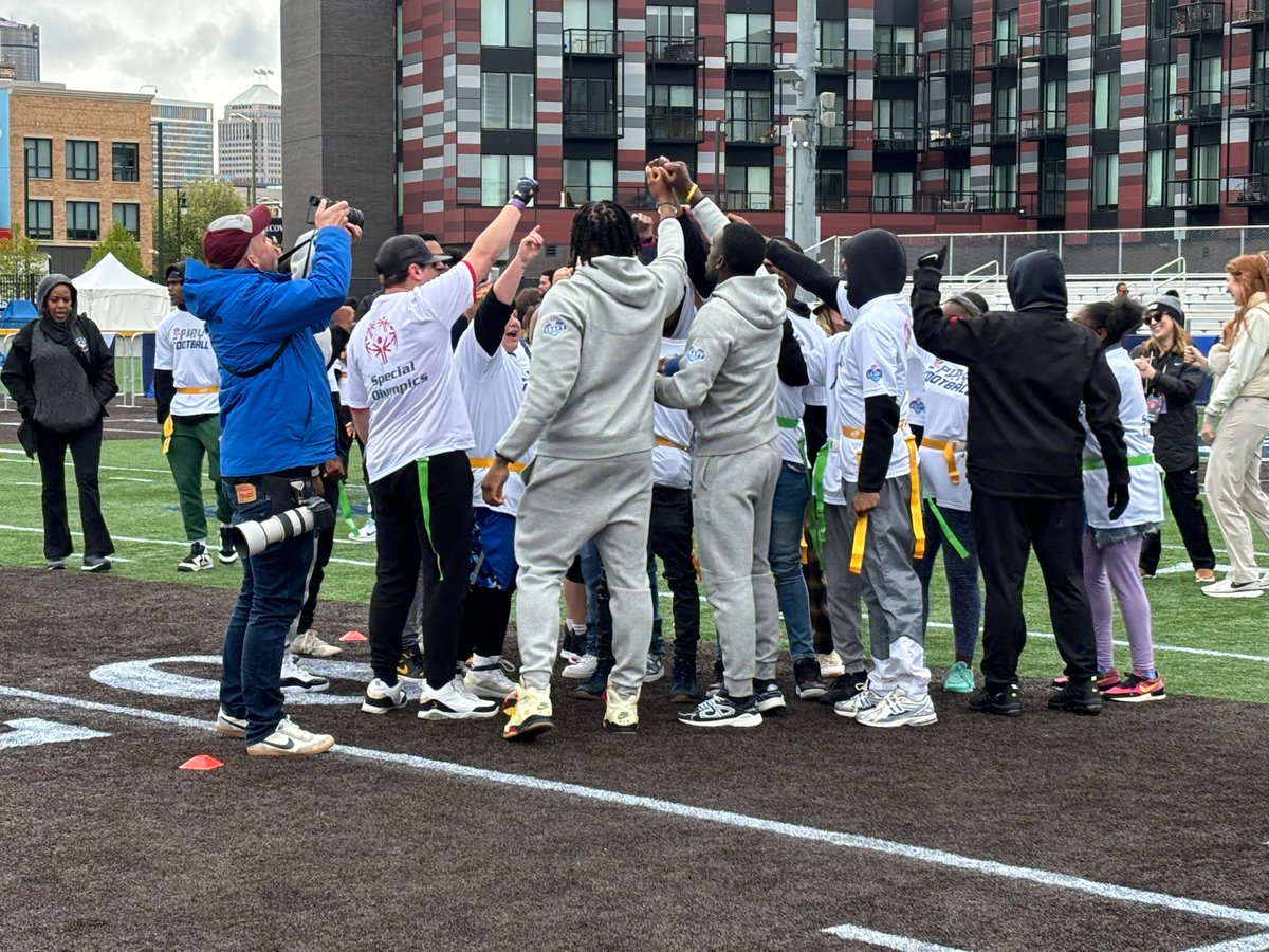 The @nbcuacademy x @nfl Draft Experienceship is underway!

@wsu_com students @_ronniemartin and @victorjackson__ are on the ground with top NFL prospects. Stay tuned to see coverage from @ASCatOSU, @WayneState and @UMich students!