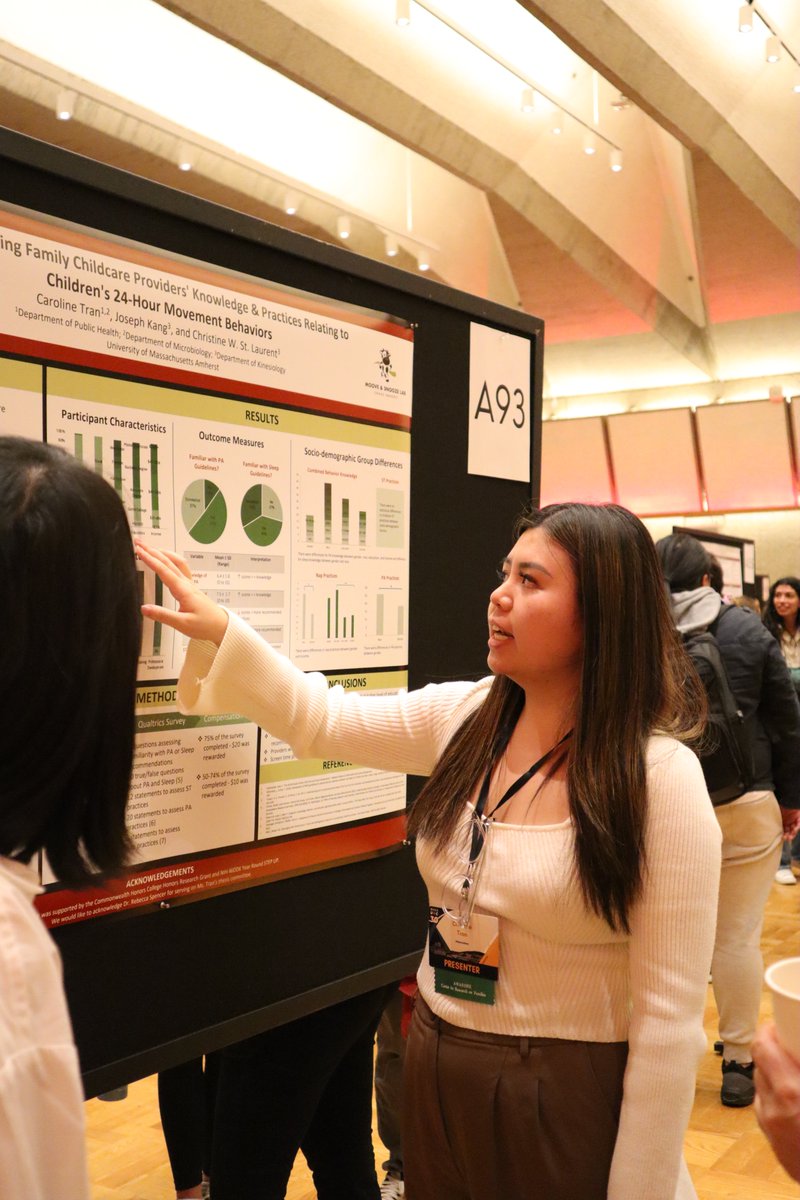 Last week some of our Undergraduate Student Awardees presented their research at the Massachusetts Undergraduate Research Conference! Here are a few photos of the event📸