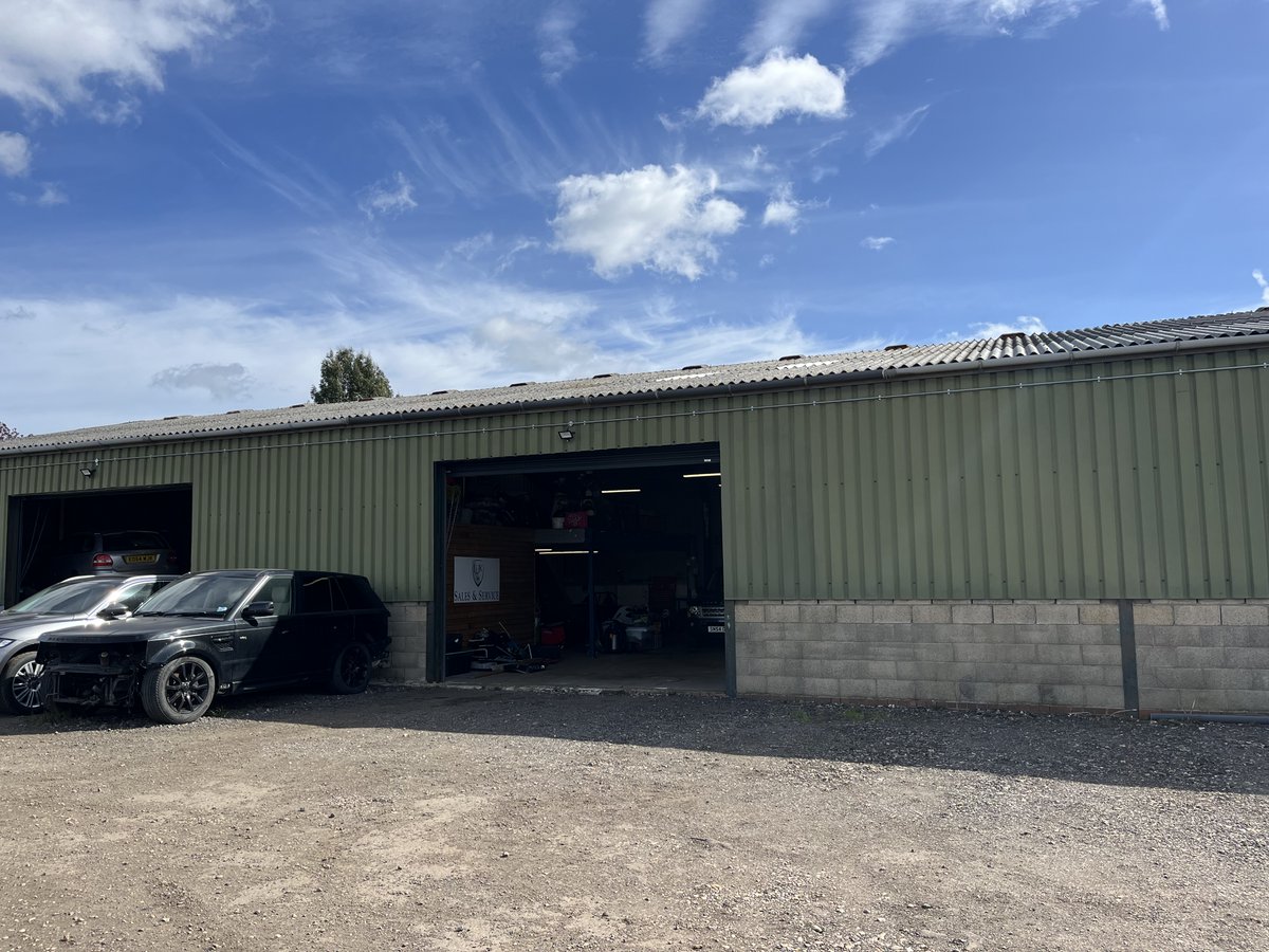 #ToLet - 3 x Industrial Units located off Southend Arterial  Road (A127), Upminster, Essex

📍 Unit 1A, 1B & 1C Little Tabrams Farm, Folkes Lane,  Upminster, RM14 1TH 

Marketing details: 
rb.gy/8bsvb7

#Upminster #Units #Essex #Industrial