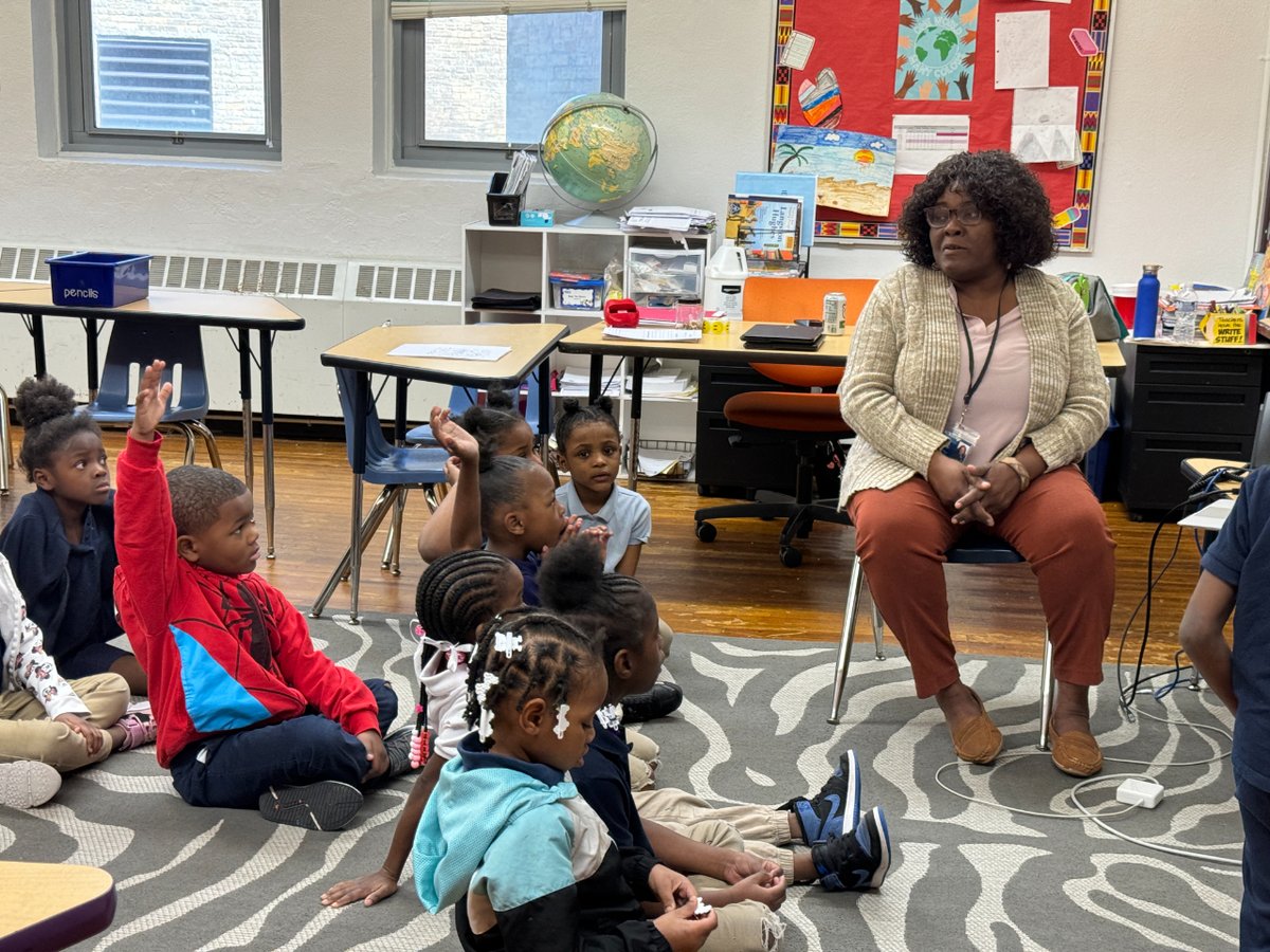 With Earth Day occurring this week, Ms. Wade is using interactive games to help teach our students about recycling. 🌎

#jacksoncharter #jacksoncharterschool #rockfordschools #rockfordschool #rockfordil #rockford