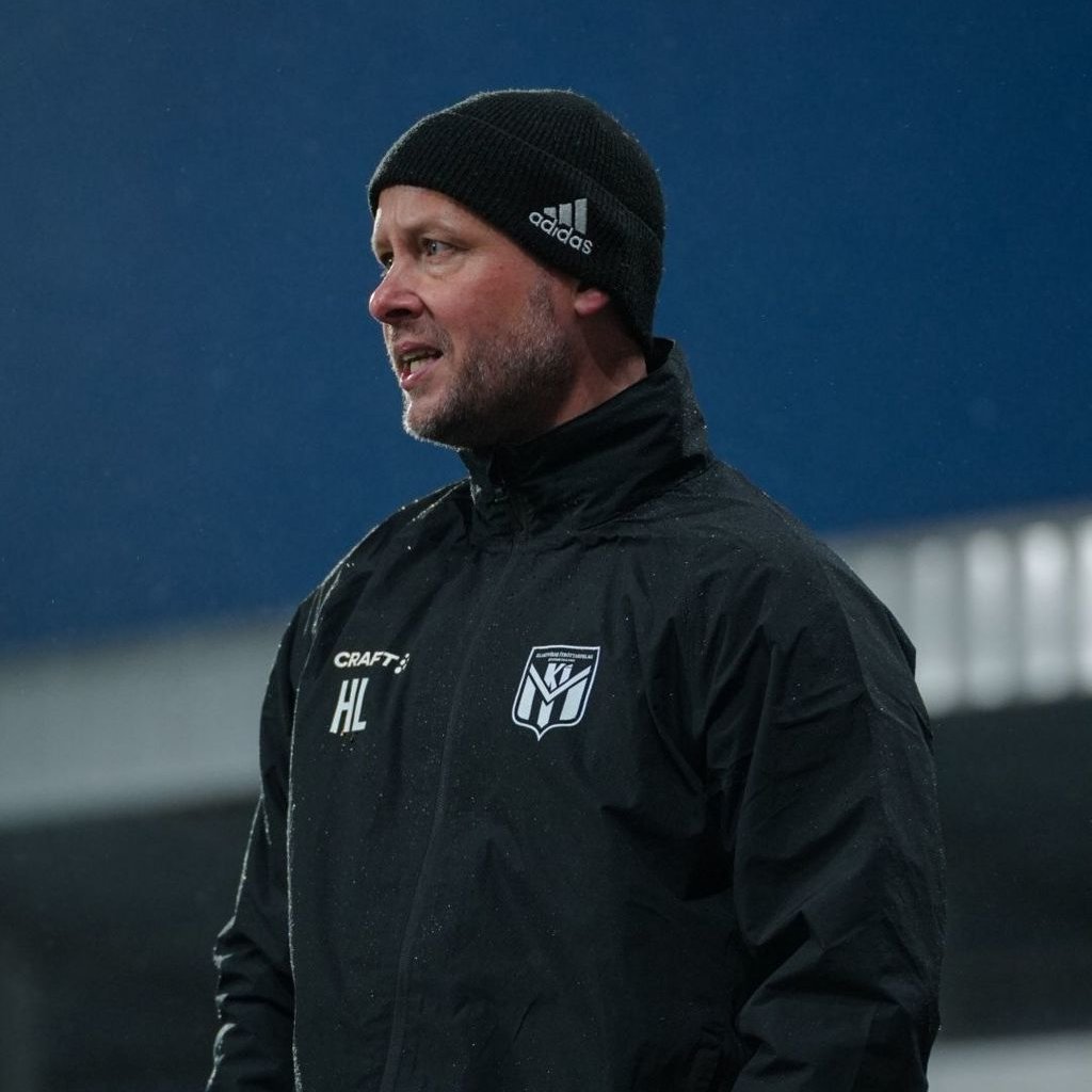 Klaksvíkar Ítróttarfelag can confirm that Haakon Lunov has been relieved of his duties as head coach. KÍ wishes to thank him for his service to the Club and wishes him all the best in his career.
