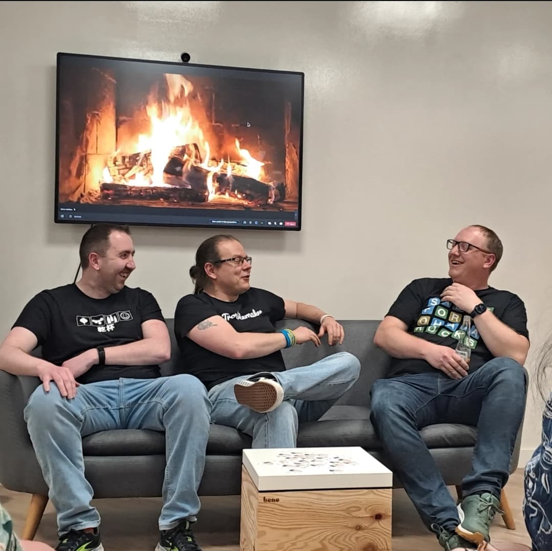 There's some kind of romantic fireside chat going on at the @LAUGtweets now, with the stars that are @paulfoley_sfadm , @SalesforceWill, and @mattbevins__c. I do feel like I should be lying across them all... but maybe that's just me.