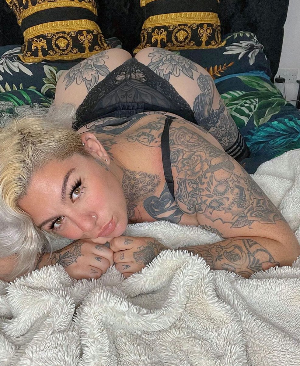 Katie Summer XBIZ Miami tweet media