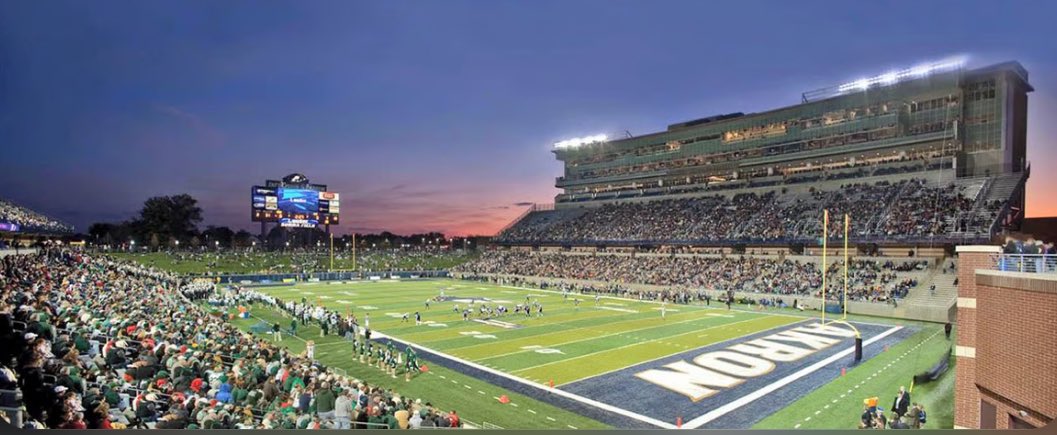 After a great conversation with Coach Moorhead and Rodriquez, I am honored to have received a division 1 offer from the University of Akron!!! 
Thank you Coach Rodriquez for Having Me, I had a great time!!! 
<a href="/ZipsFB/">Akron Football</a> <a href="/Coach_J_Rod/">Joel Rodriguez</a> <a href="/BallCoachJoeMo/">Coach Joe Moorhead</a> @Fballchiefs <a href="/ChiefsAthletics/">Cherokee Chief</a>