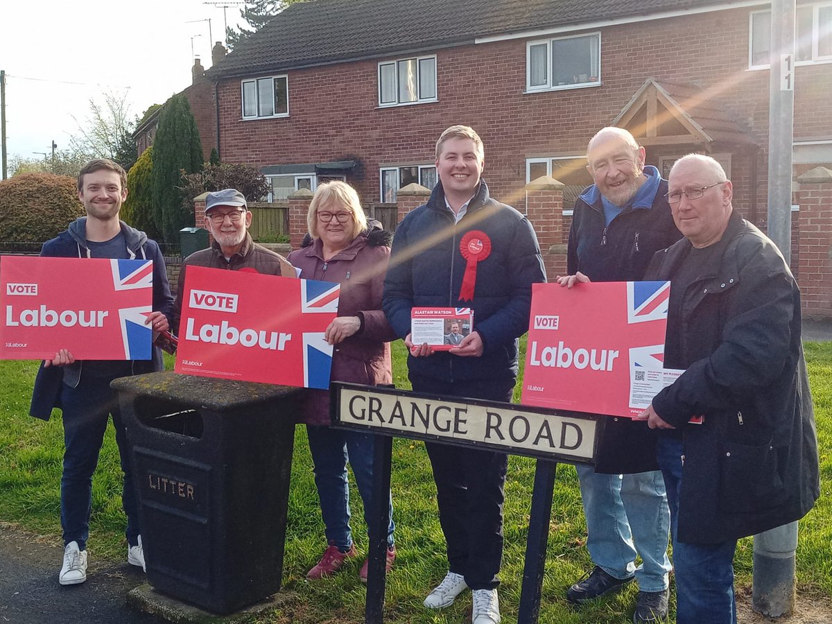 Out talking to residents in Uttoxeter tonight for Alastair Watson 🌹

Vehicle thefts. Break ins. Antisocial behaviour. Crime is on the rise in Uttoxeter and we can’t carry on with more of the same 🚓