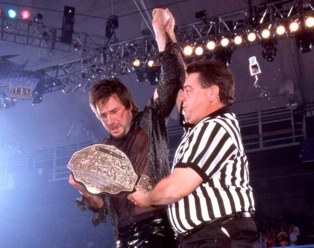 Today 25 years ago, #Scream star and former #ForTheLoveofHorror guest #DavidArquette became the #WCW World Heavyweight Champion 😅 #wrestling #WrestlingCommunity #horror #HorrorCommunity