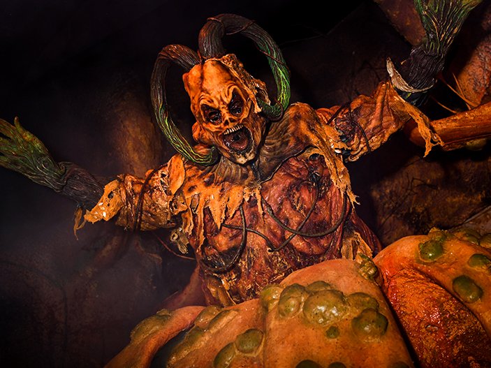 Which Halloween Horror Nights house did you like more - 'Graveyard Games' from HHN29 or 'The Wicked Growth: Realm of the Pumpkin' from HHN30?