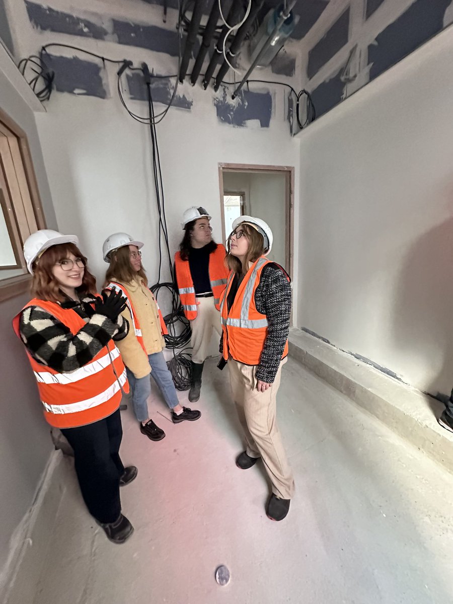 PascalGuenee's tweet image. Visite du chantier d'IPJ 3.0 avec des journalistes en formation M2 d'@IPJdauphine @psl_univ. Le déménagement ce sera en septembre 2025.