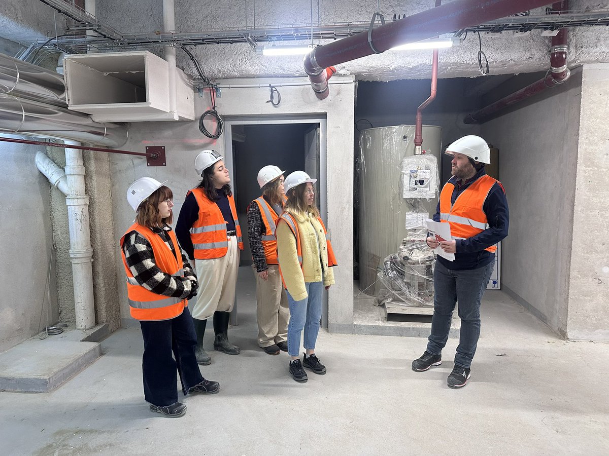 PascalGuenee's tweet image. Visite du chantier d'IPJ 3.0 avec des journalistes en formation M2 d'@IPJdauphine @psl_univ. Le déménagement ce sera en septembre 2025.