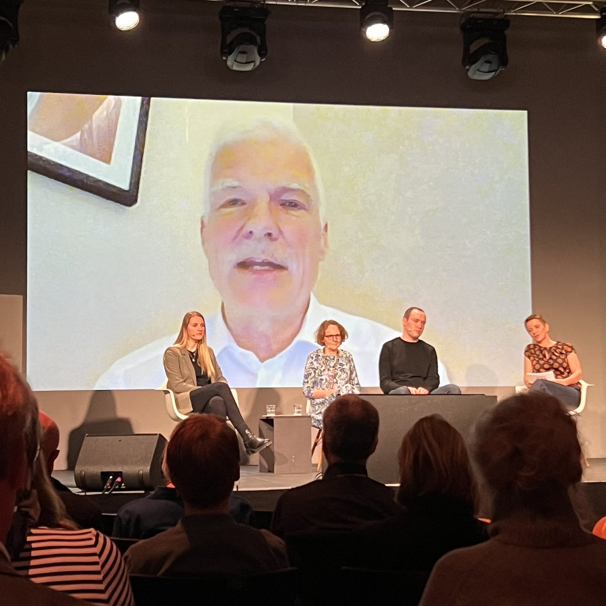 „Der größte Fehler war die Trennung von Lernen und Prüfen.“ <a href="/SchleicherOECD/">Andreas Schleicher</a> #KonfBD24