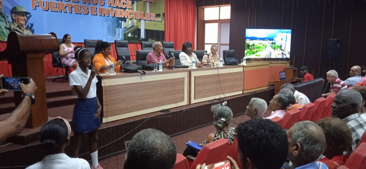 Lo que importa es la capacidad de soñar y la decisión de cambiar el estado de cosas que andan mal y transformarlas para bien de todos.
Con esa certeza iniciamos un intercambio con los secretarios del Partido en el municipio #SantiagoDeCuba.
#UnidosXCuba