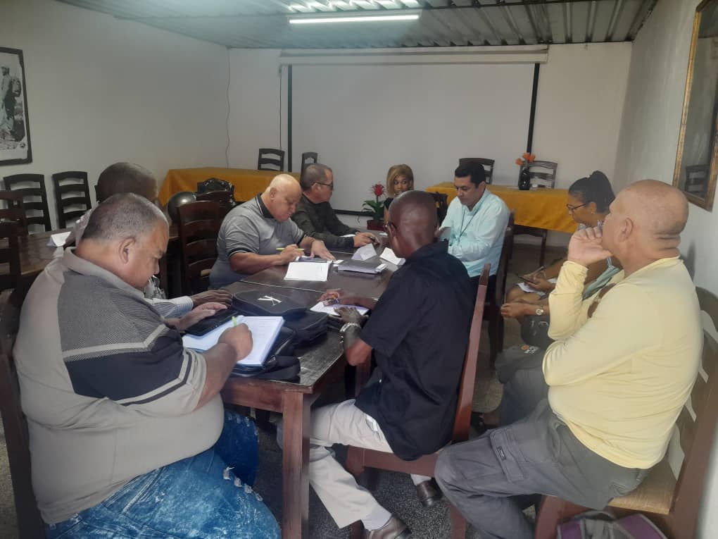 Se reune la UEB Cienfuegos con directivos de la OSDE y director nacional de ASEGEM para garantizar la extraccion del arroz del Buque Maria H <a href="/BetsyDazVelzqu2/">Betsy Díaz Velázquez</a> <a href="/GrupoAlimentos/">Grupo de Alimentos</a> <a href="/MincinCuba/">Comercio Cuba</a>