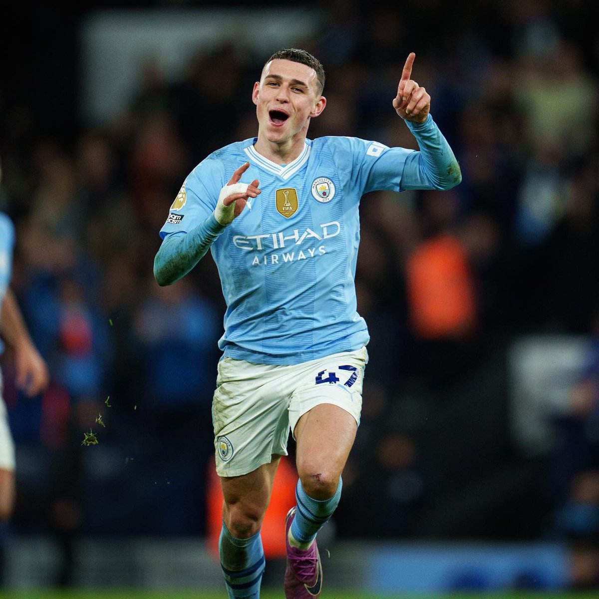 Phil Foden deserves the young player of the season award..  I don’t want to hear about any midtable penalty merchant 🩵