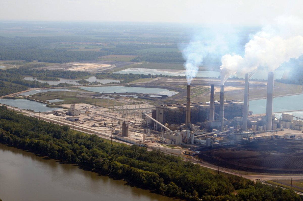 Today @epa closed loopholes in the coal ash rule which means millions more tons of Indiana’s coal ash will be cleaned up. A win for Hoosier communities, and their water supplies. Read HEC's press release: hecweb.org/wp-content/upl…