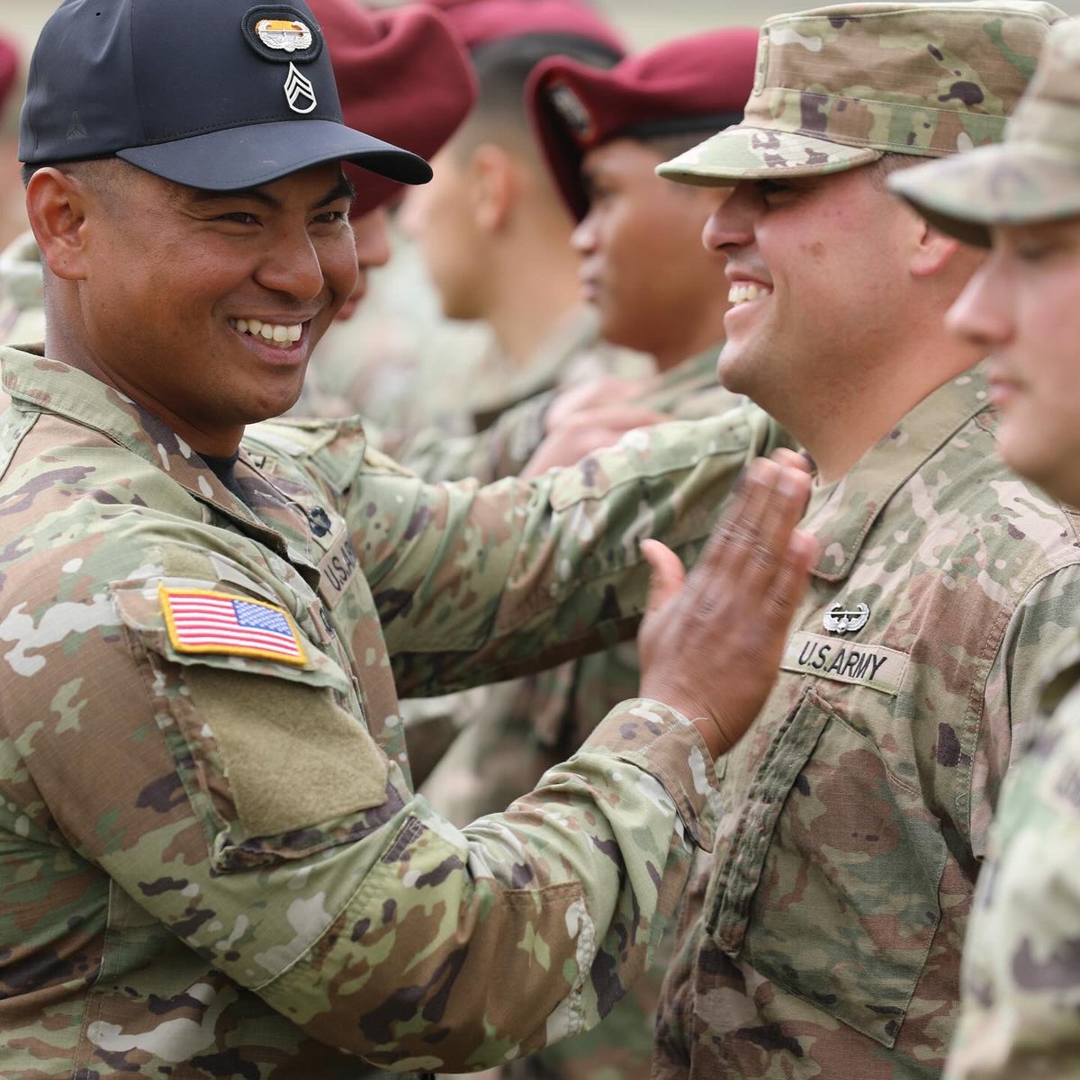 #TaskForce82 Congrats to our 137 U.S. and multinational servicemembers who recently graduated from the Air Assault course hosted by @101stAASLTDIV on Apr. 25 at Mihail Kogălniceanu Air Base, Romania. Where did you earn your Air Assault wings? #AATW #FastFlatAccurateAndLethal