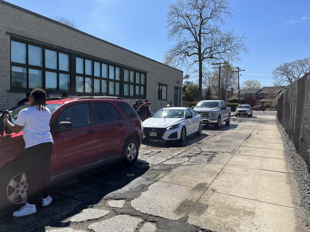APHS Car Wash!!! 
Come down help and support our seniors <a href="/Gerbs10/">Mark Gerbino</a> <a href="/Ivybrown1997/">Ivy Brown</a>