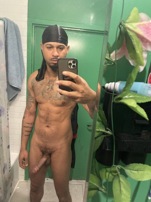 👀 rt if u like lightskin blk boys https://t.co/VifRHrPU6f