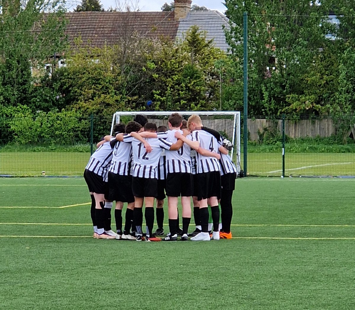 LEAGUE ACTION 

🗓 Sunday, 28 April 2024

🏆U14 EJA Black League 

🏟 Metropolitan Bushey

🆚️ Harefield United Youth 

⏰️ 11:30 KO

📍 WD23 2TR

It's our last game of the season. The lads are aiming to secure runners up spot.

@EJALeague
@ColneyHeathFC
#Magpies #UTH
⚫️⚪️