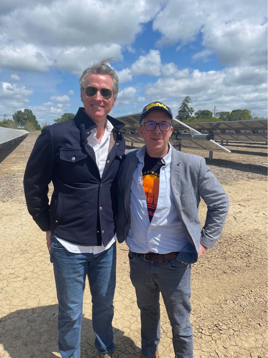 Our senior advisor @DanDjsacramento talked with Gov. @GavinNewsom about the success of battery storage and the acceleration of clean energy in California! Go 💯% clean energy!