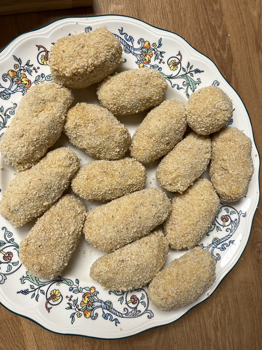 Listas para freír. No sé si os lo he dicho, pero me salen unas croquetas riquísimas. 😏😋