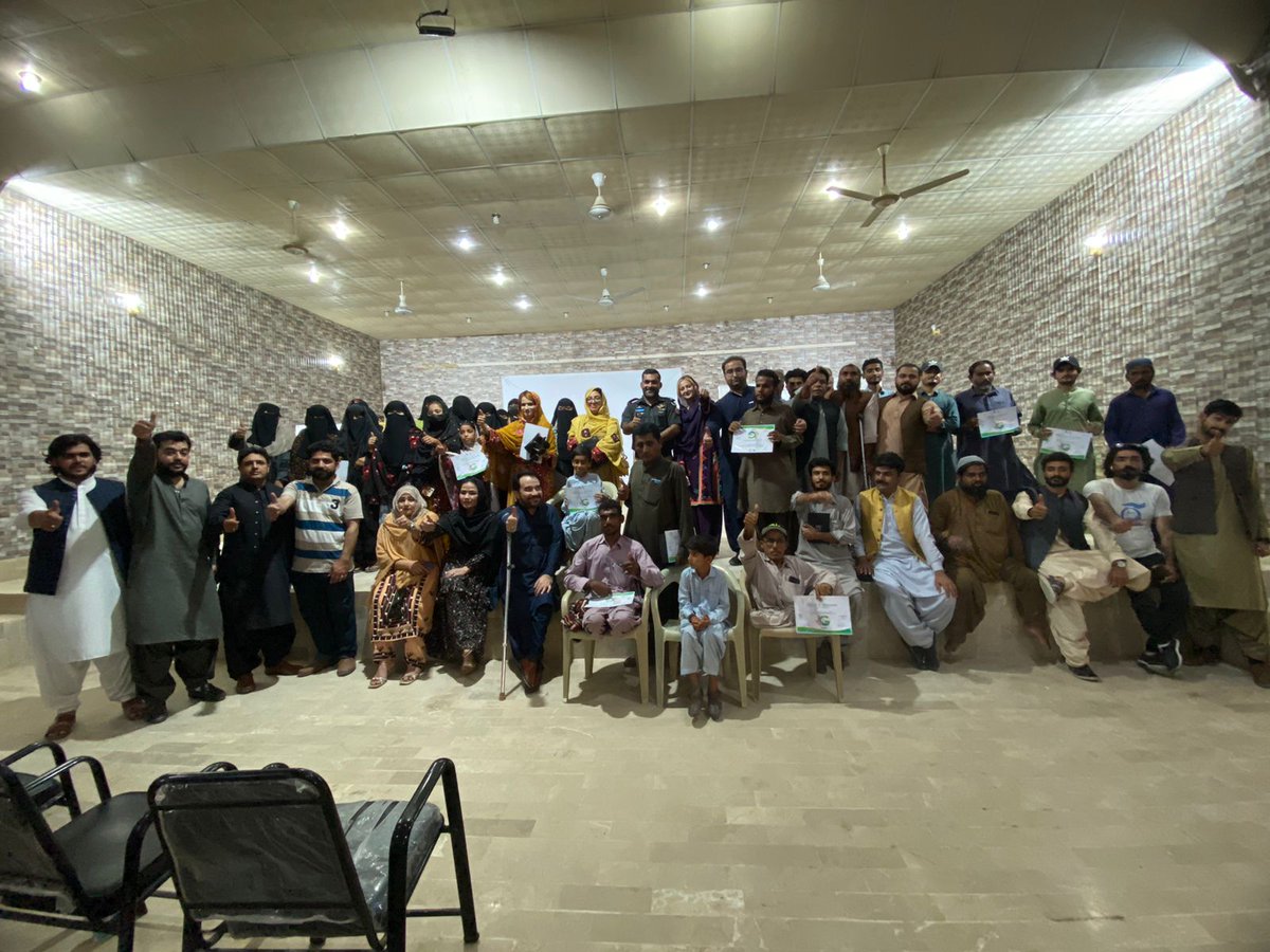 We held a seminar on April 22nd and introduced Gwadar Online Volunteers for Social Change! @ZuhaibMuhsinPSP Sb honored us as the chief guest! @Groupquetta @bazai_tania @F_K_khattak @bint_waseem #GwadarOnlineVolunteers #SocialChange