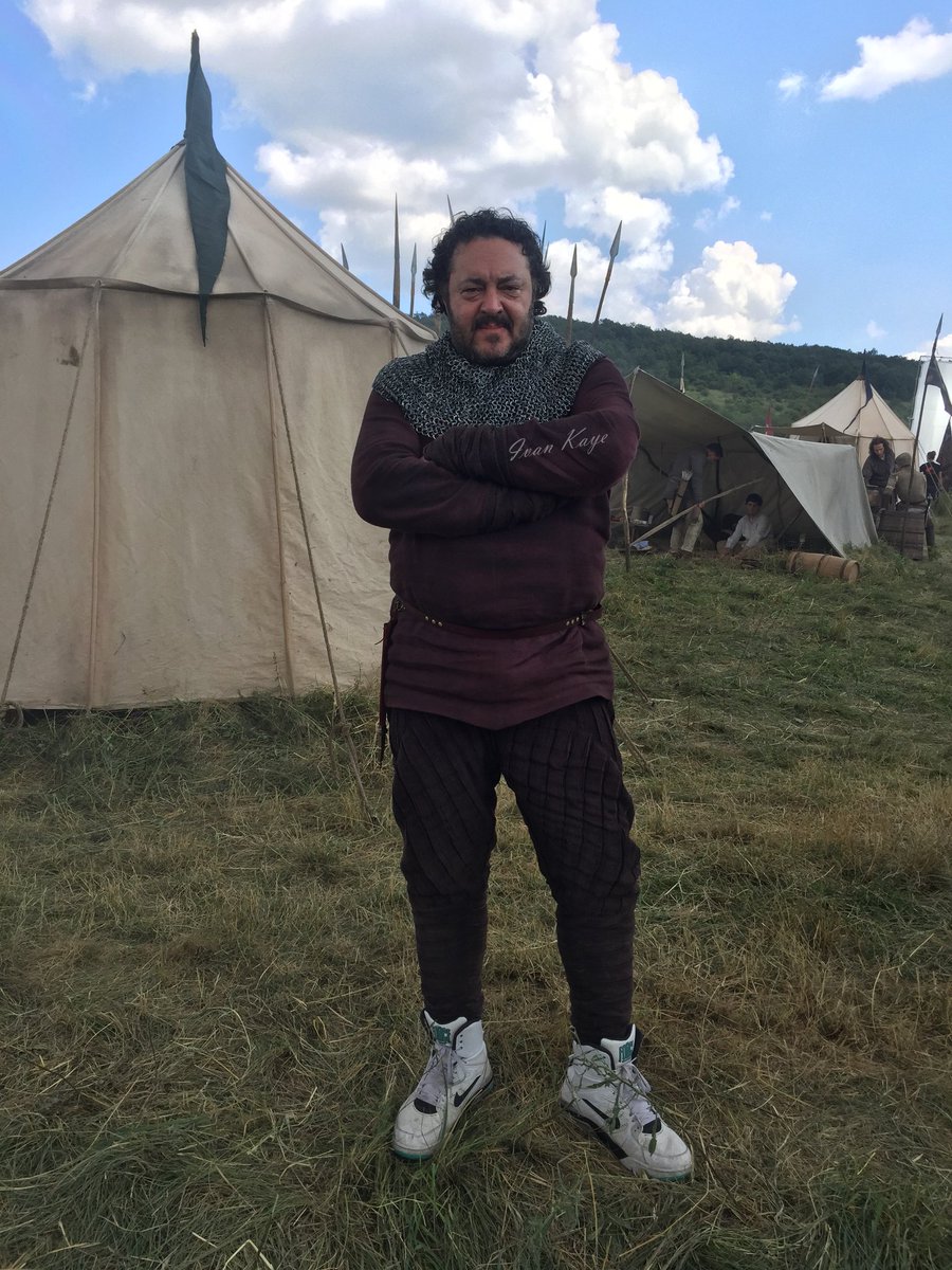 Someone didn't like the shoes of the costume.😉👑Typical pose too. Been waiting for Ivan to share in public how he hated the shoes and, when they'd call him, he'd ask: 'Are the shoes visible in the scene?' to see if he must put them on.😄But it's just too good a shot.
.
#IvanKaye