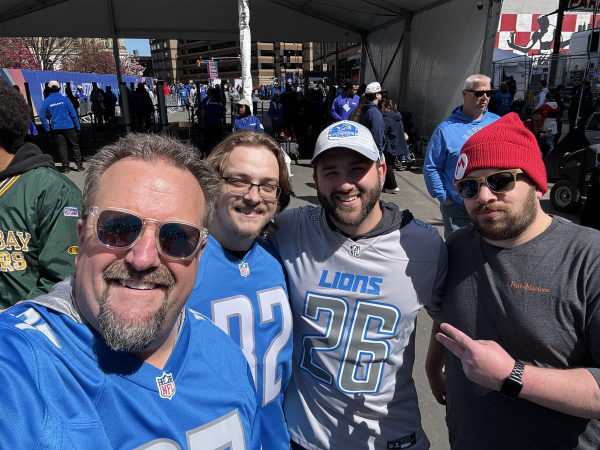 Kirt Van Overen tweet media