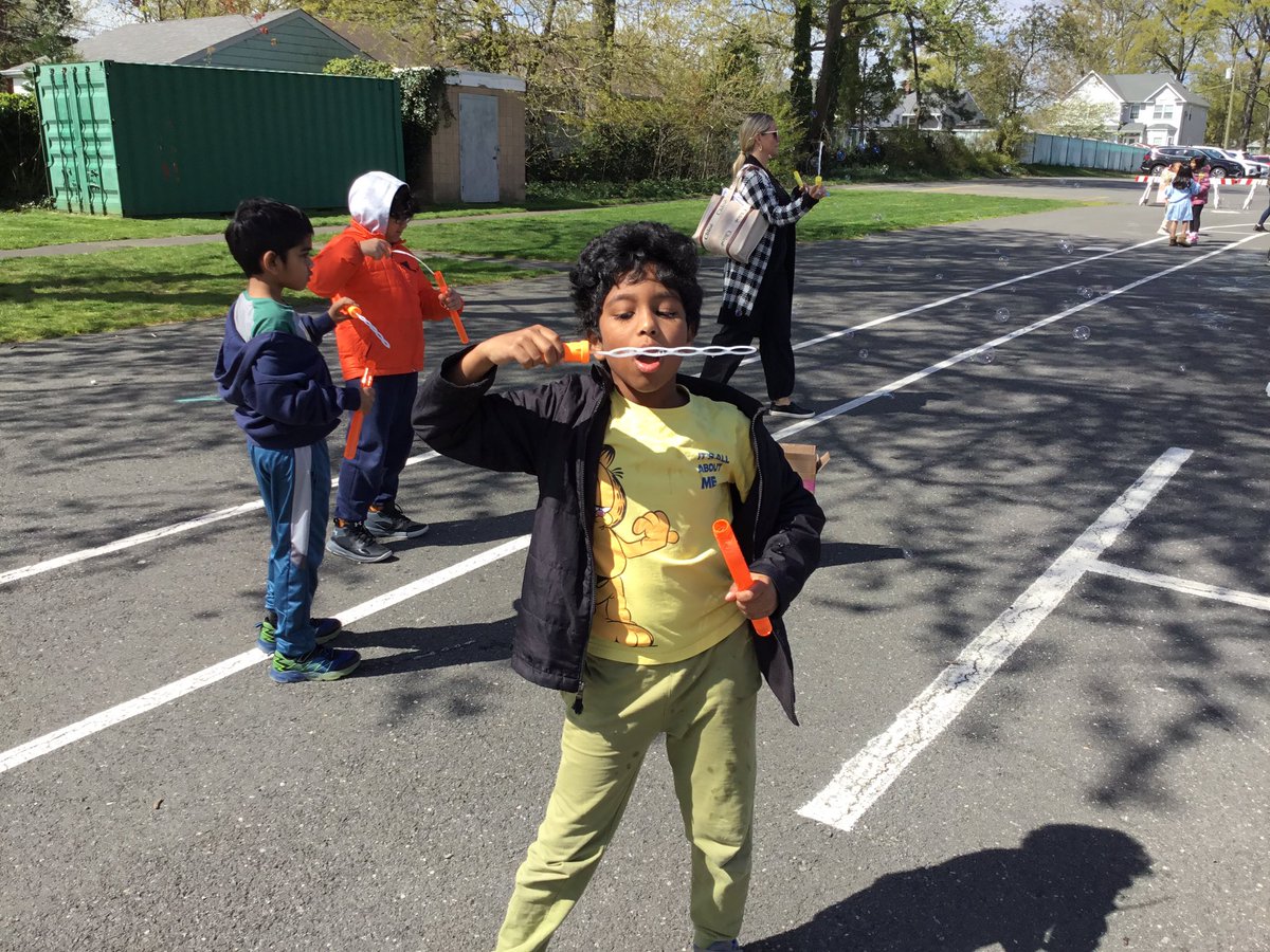 Thank you Mrs. Parry for organizing Mawbey’s first Bubble Day. Thank you @Mawbey1Pto for purchasing bubbles for us! We had a fun morning celebrating Neurodiversity Month. #Mawbey1DEI #WTSD_DEI @jamisonpanko @mrsbostmawbey