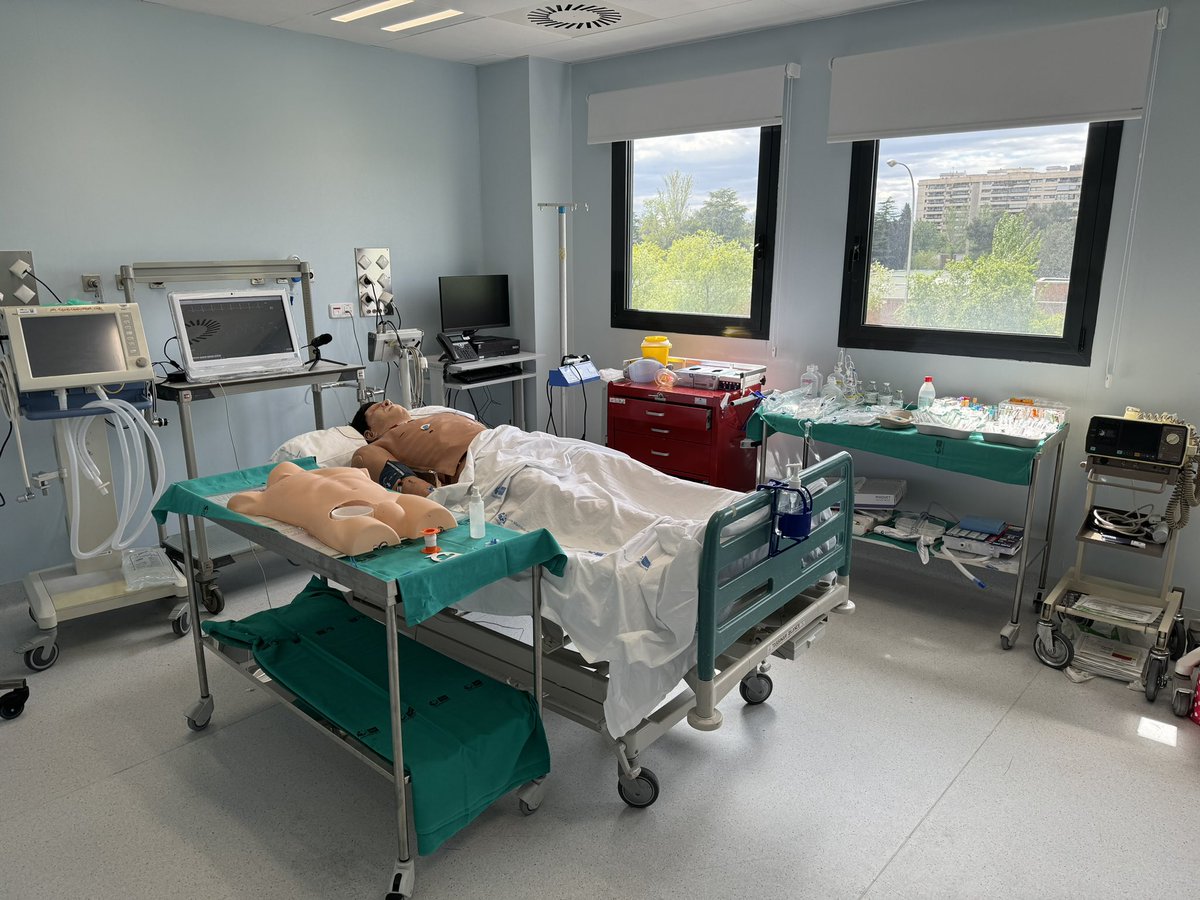 JuradoRomanAl's tweet photo. Muy contentos del Primer curso de #simulación de #Complicaciones en Sala De Hemodinámica. 

Toma de decisiones en situaciones complejas, trabajo en equipo, entrenamiento #Papyrus #Coils acceso y cierre vascular #Manta y #Proglide #Pericardiocentesis #IOT #RCP https://t.co/wIELO2cJ7j