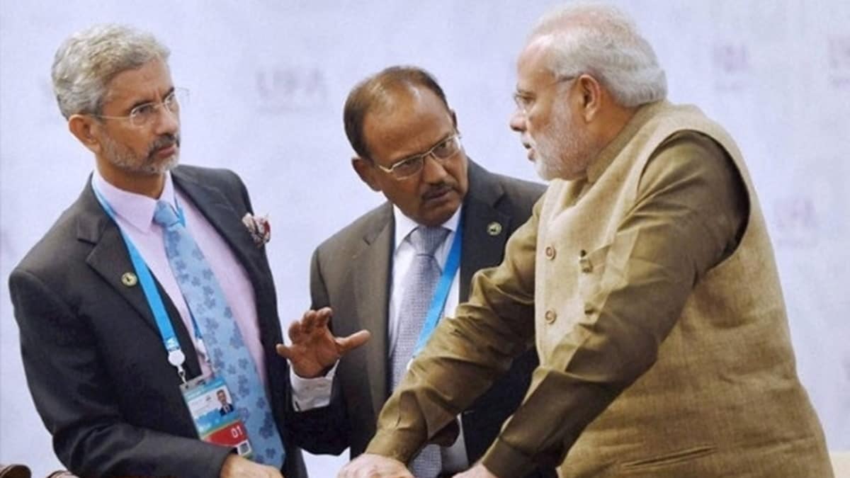 I can blindly vote to BJP because of the trust I have in these 3 people. 
🫡
#Jaishankar
#AjitDoval 
#Modi