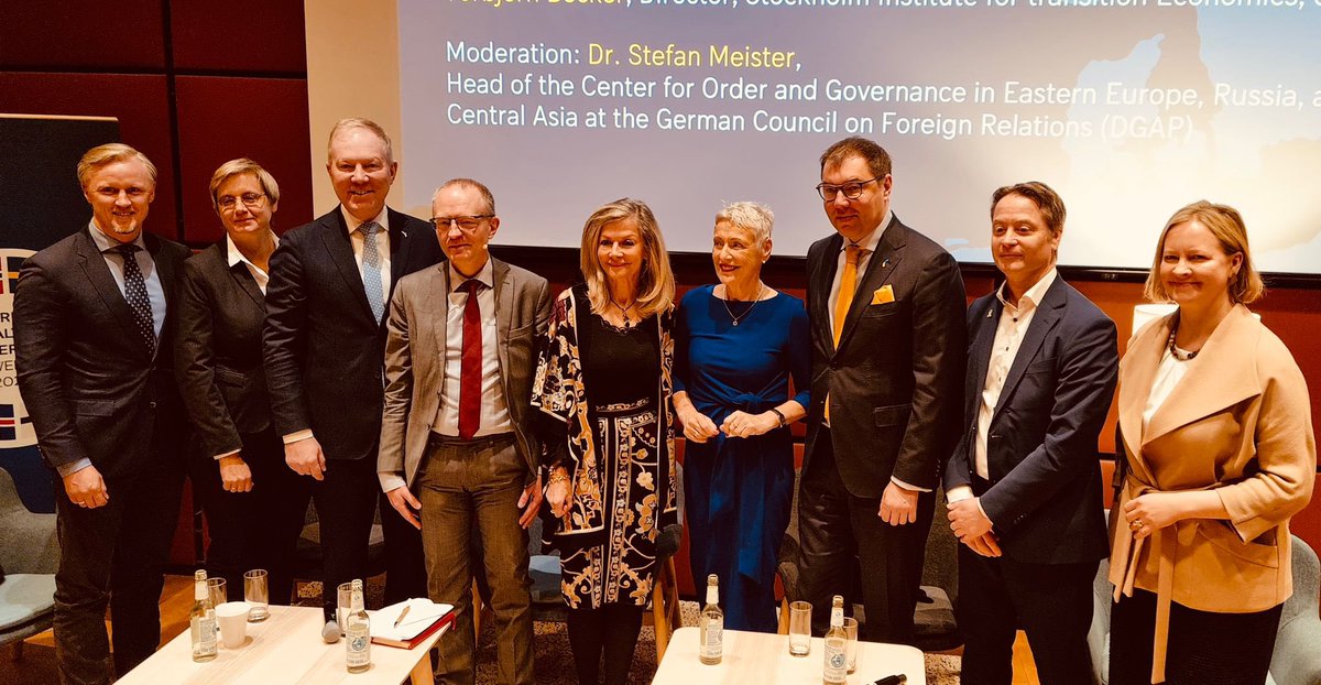 Enjoyed a compelling discussion on Old and New Security Challenges in the Nordic-Baltic region, hosted by @Swebotschaft & @dgapev. A recurring theme was our need for a unified strategic approach on the war's end. The contrast in slogans—“as long as it takes” vs “until…