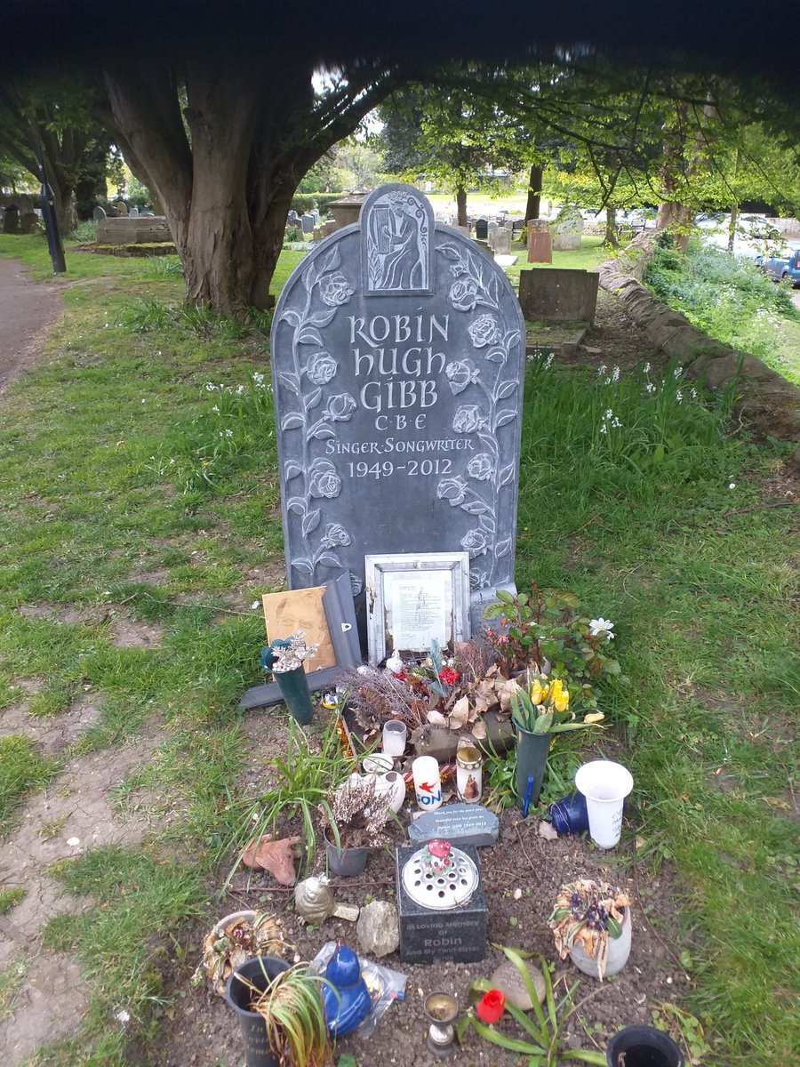@u3a_UK  great to combine my daughters talk @NicolaTallis in Goring on Thames with a trip to Thame @Thame to see St Mary's Church and the resting place of Robin Gibb @BeeGeesOfficial