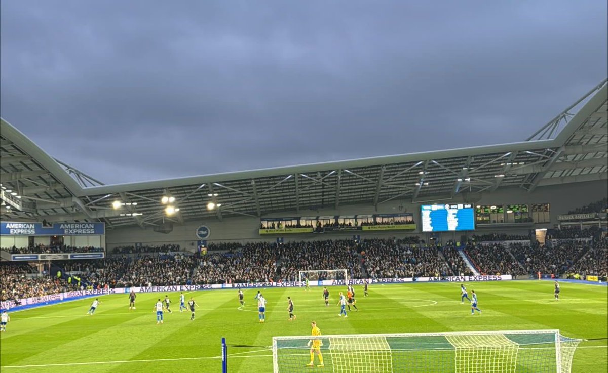 3,000 Manchester City fans at Brighton tonight. #MCFC 👏