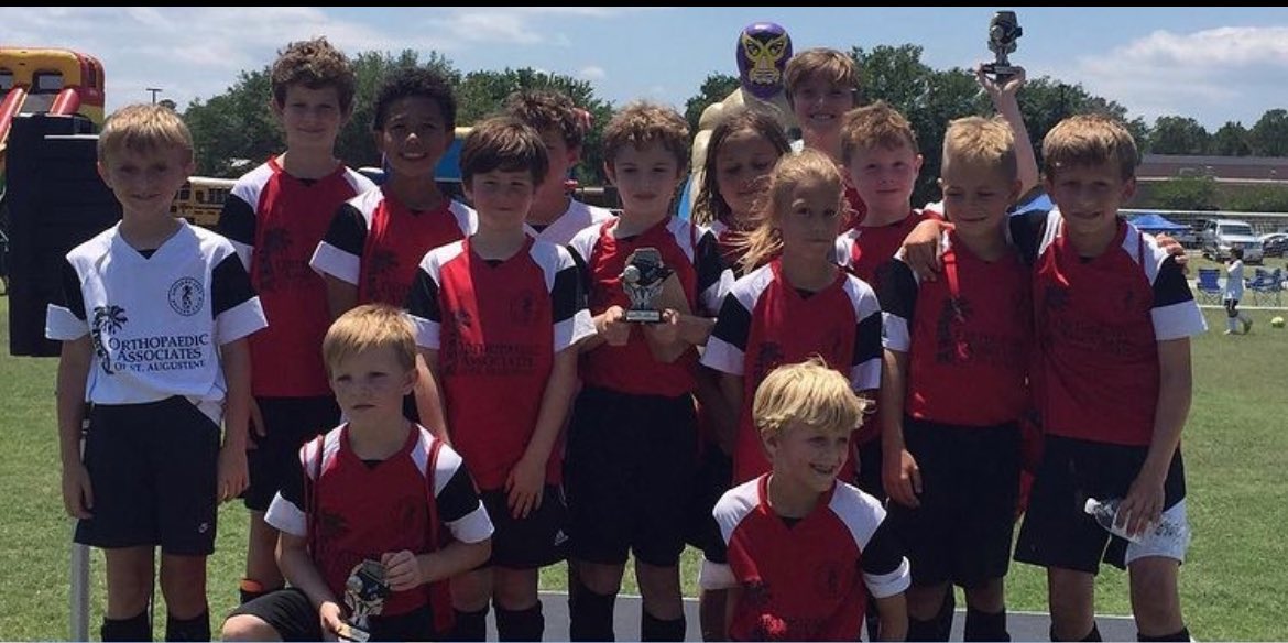 One last training session with the 06 boys🥲 Been on this team for just about 10 years! Gonna miss it for sure!❤️⚽️🦁🔴