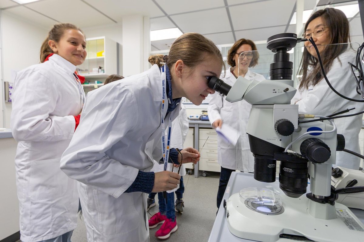 #girlsday at European XFEL: Today 18 girls and two boys were exploring our facility. Hope you had a great time, young researchers! xfel.eu/news_and_event…