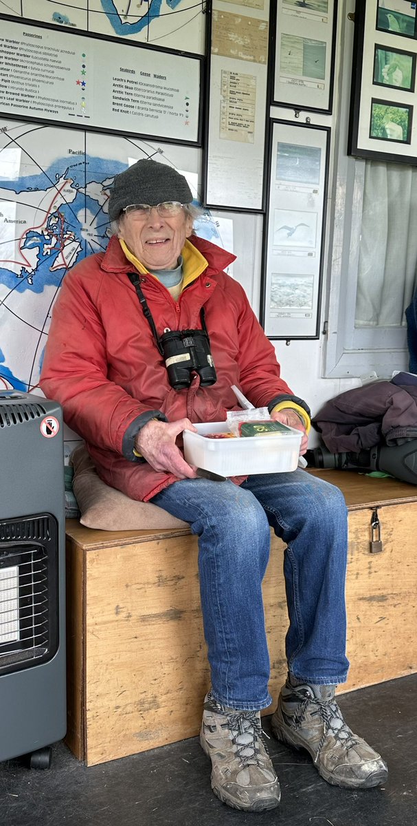 Today we took one of our founder members Tony Bell (AAB) over to the island for the day to celebrate his 91st birthday. Here he is enjoying his picnic lunch ❤️ @hilbrebirdobs (est. 1957) wouldn’t be here today without Tony and the other founder members - thanks Tony 🙏