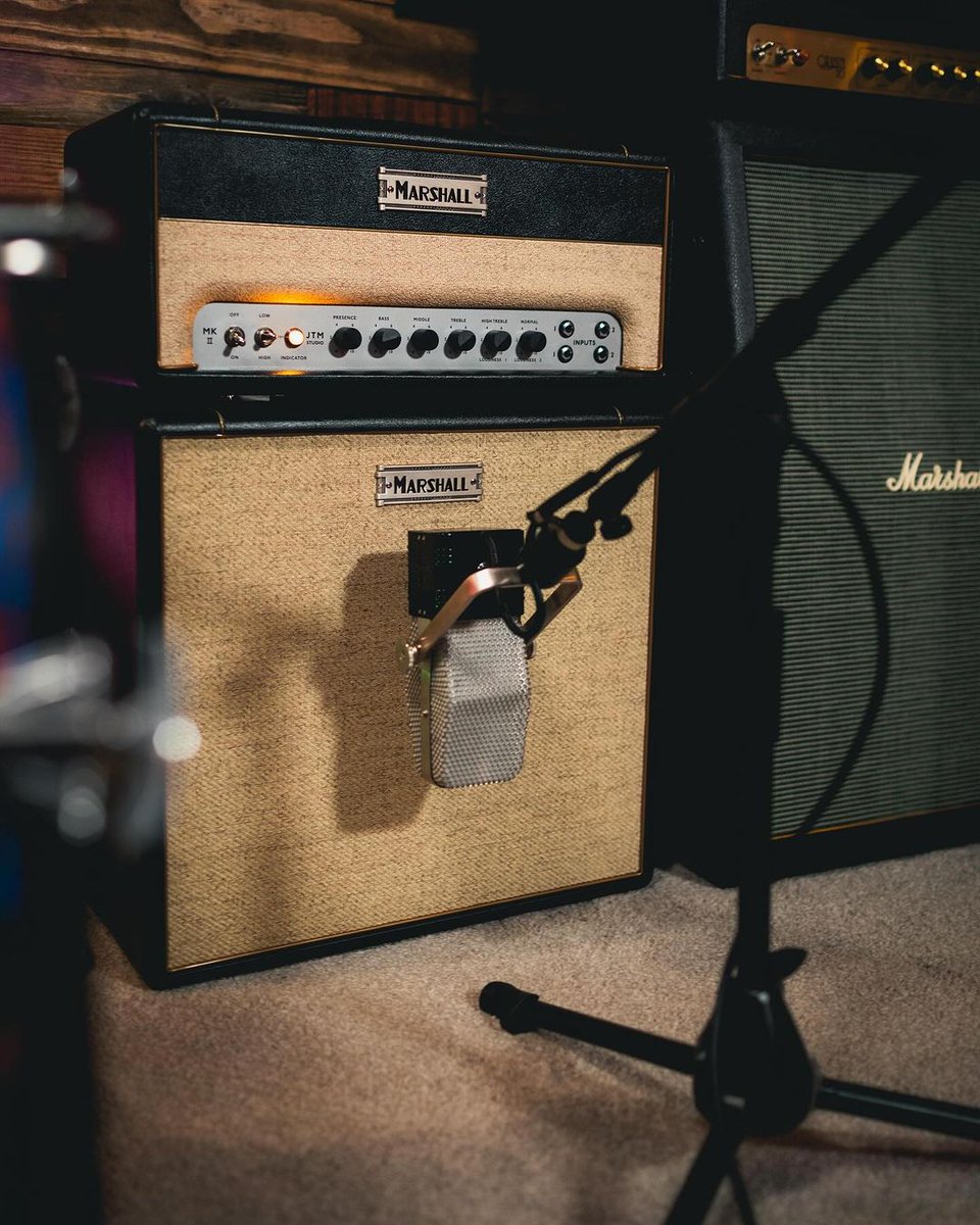 We’re loving this gorgeous studio setup with Marshall amps and an AEA 44CE!

📷 Juanmsoria_ & wildcoyote_recordings (IG)

#InternationalGuitarMonth #AEAR44CE #MarshallAmps