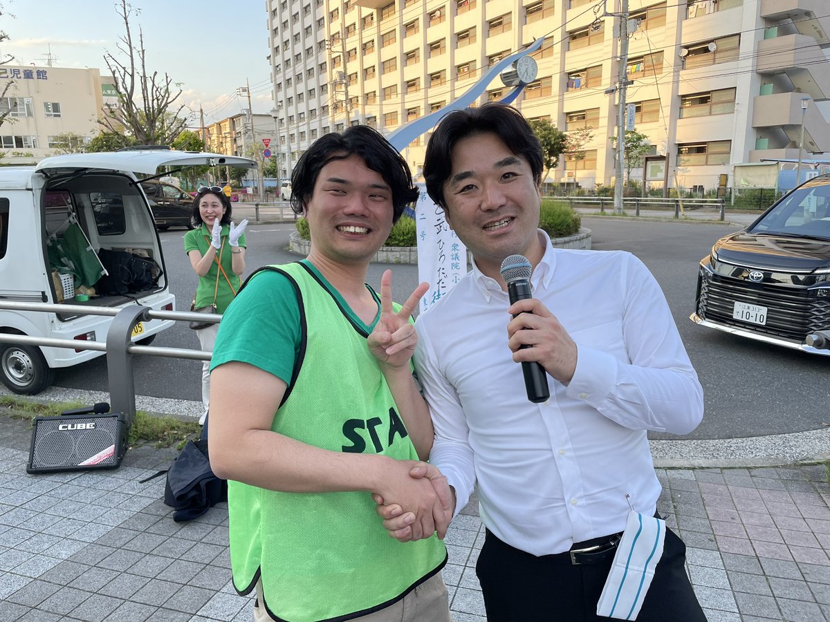 つばさの党が僕の演説を笑顔で聴いてくれた話（2/3）

マナー良く礼儀正しく「写真を撮ってくれませんか？」とお願いしたら笑顔で応じてくれた小池百合子都知事と黒川あつひこ党首。