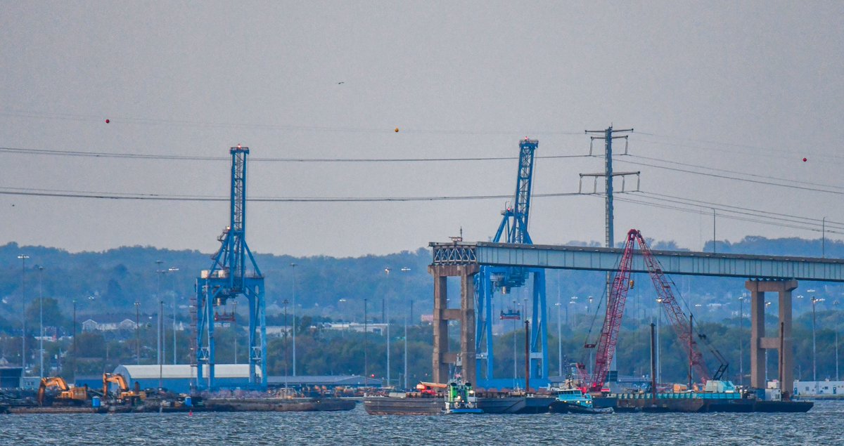 A lot of barge, tug, and crane activity Tuesday night at dusk to get the channel open at the Francis Scott Key Bridge. 

#KeyBridge #KeyBridgeNews #KeyBridgeCollapse #Maryland