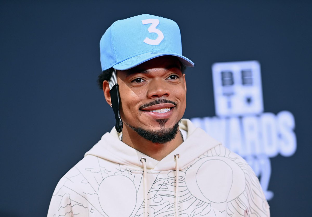 Just watched @chancetherapper new mv for Buried alive… Its incredible definitely top 5 mvs i’ve seen in recent years. The idea of his rebirth reflects the music and the video. Star Line incoming youtu.be/8BjfkpgbAEY?si…